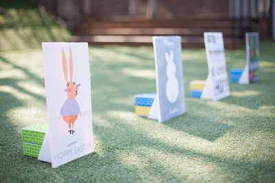 식물을 관찰하고 기록하는 아이들