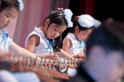 정리정돈을 하는 아이들